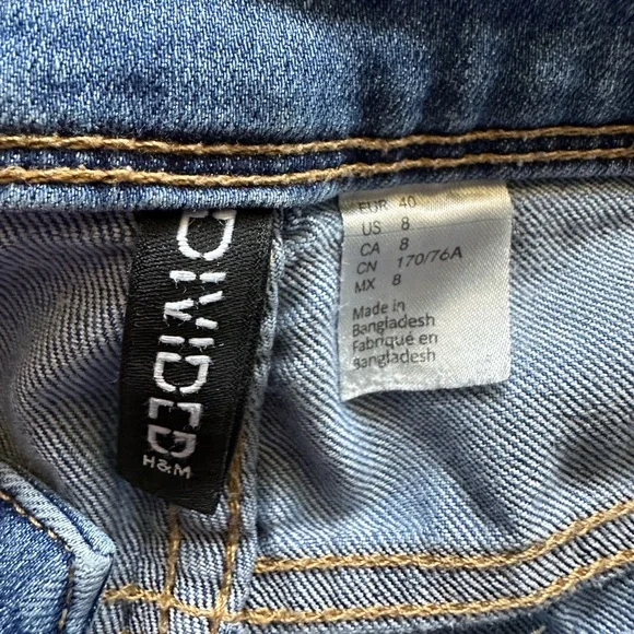 8 - H&M Divided Jeans - Picture 2 of 8